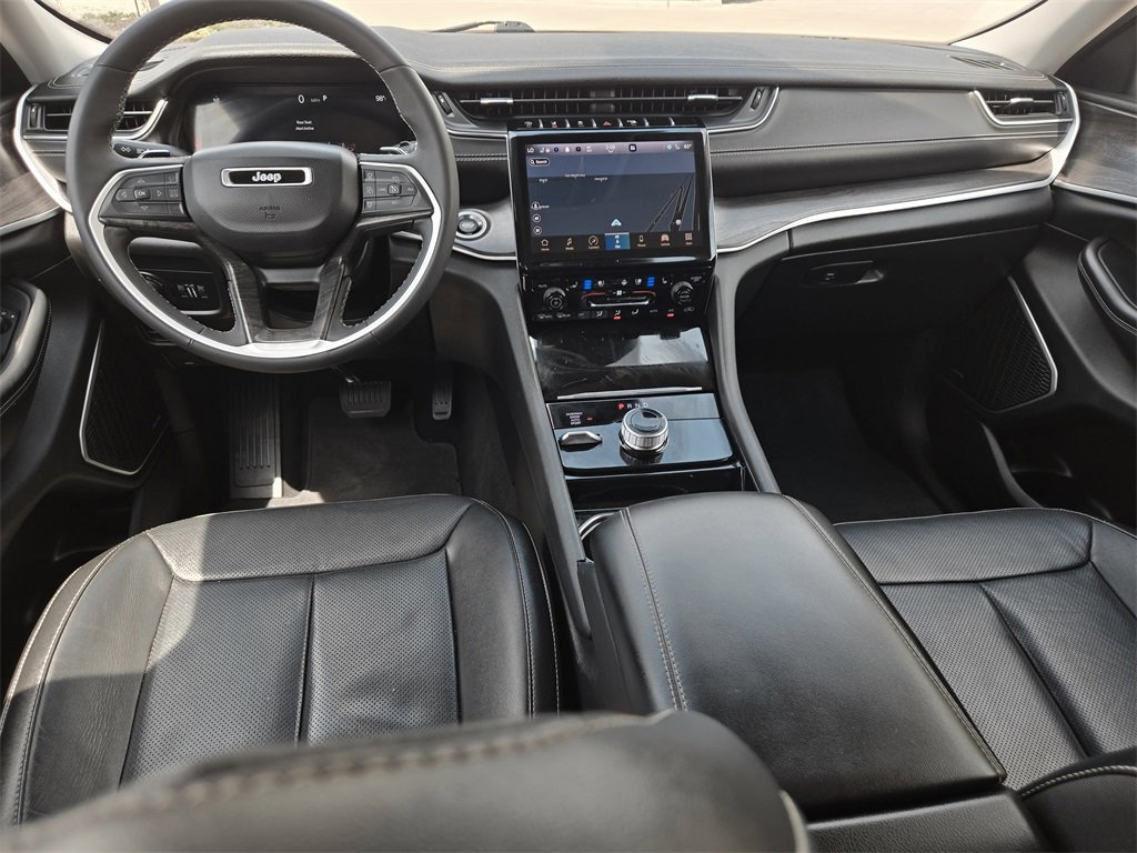 Used 2023 Jeep Grand Cherokee Limited w/ Luxury Tech Group II image 12