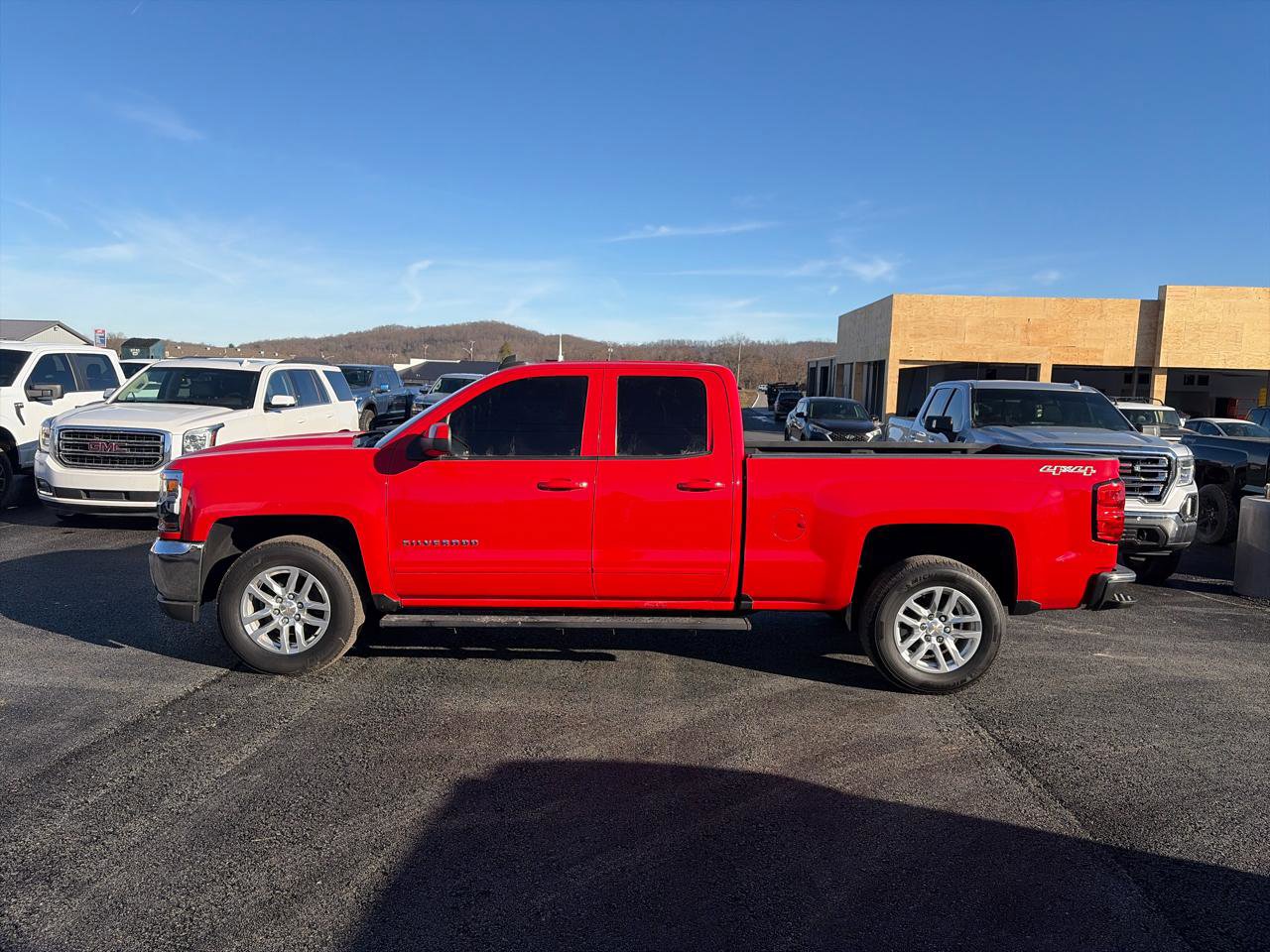 Used 2017 Chevrolet Silverado 1500 LT w/ All Star Edition AWD/4WD image 6