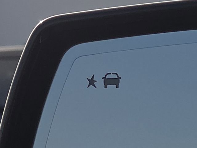 Used 2017 GMC Yukon SLT image 6