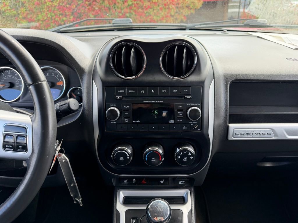 Used 2016 Jeep Compass Latitude image 20