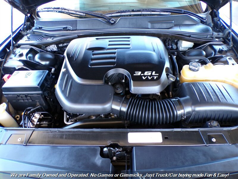 Used 2013 Dodge Challenger SXT RWD image 27