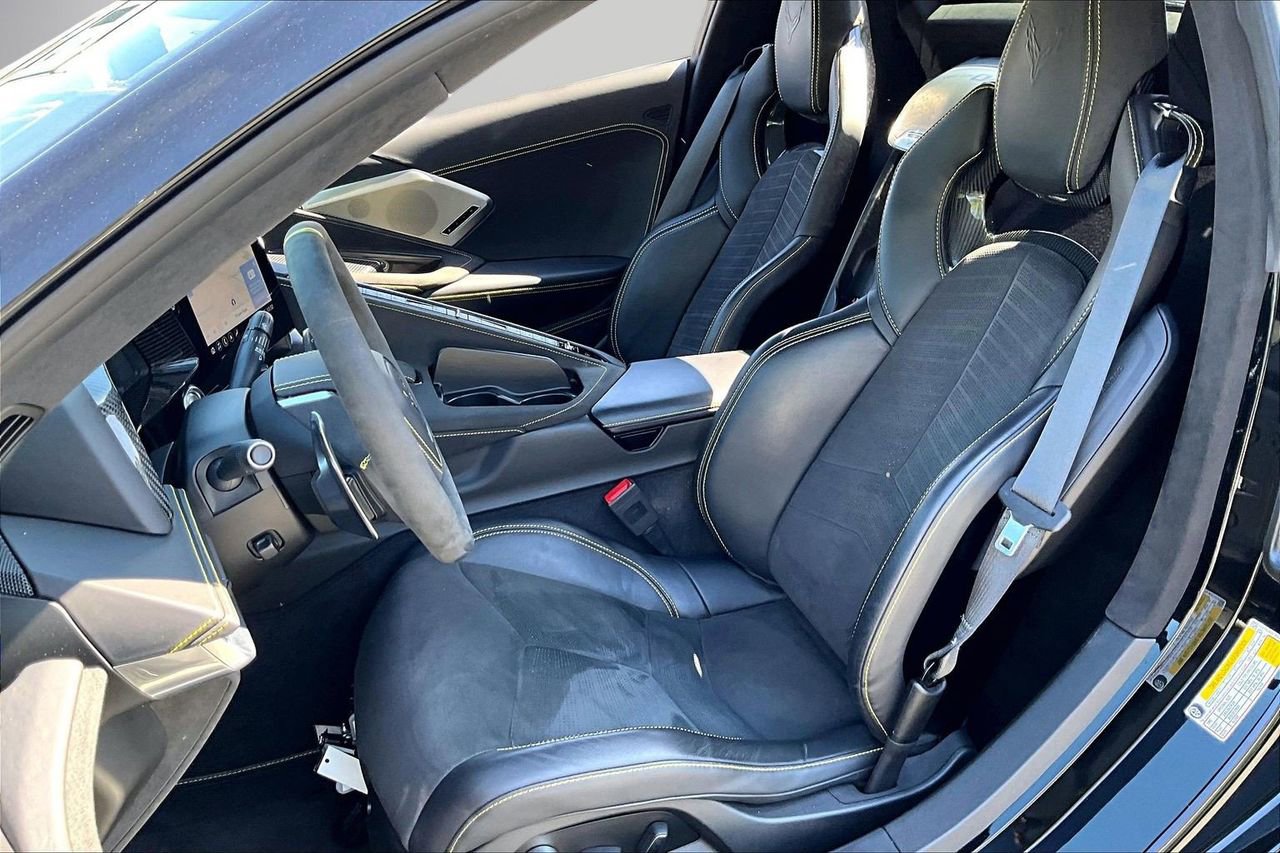 Used 2023 Chevrolet Corvette Stingray Premium Conv w/ Z51 Performance Package RWD image 20