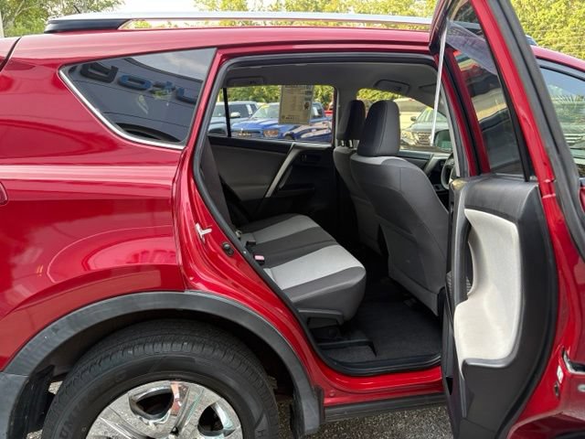 Used 2014 Toyota RAV4 LE FWD image 25