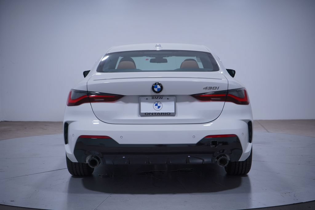 Used 2026 BMW 430i Coupe w/ M Sport Package RWD image 4