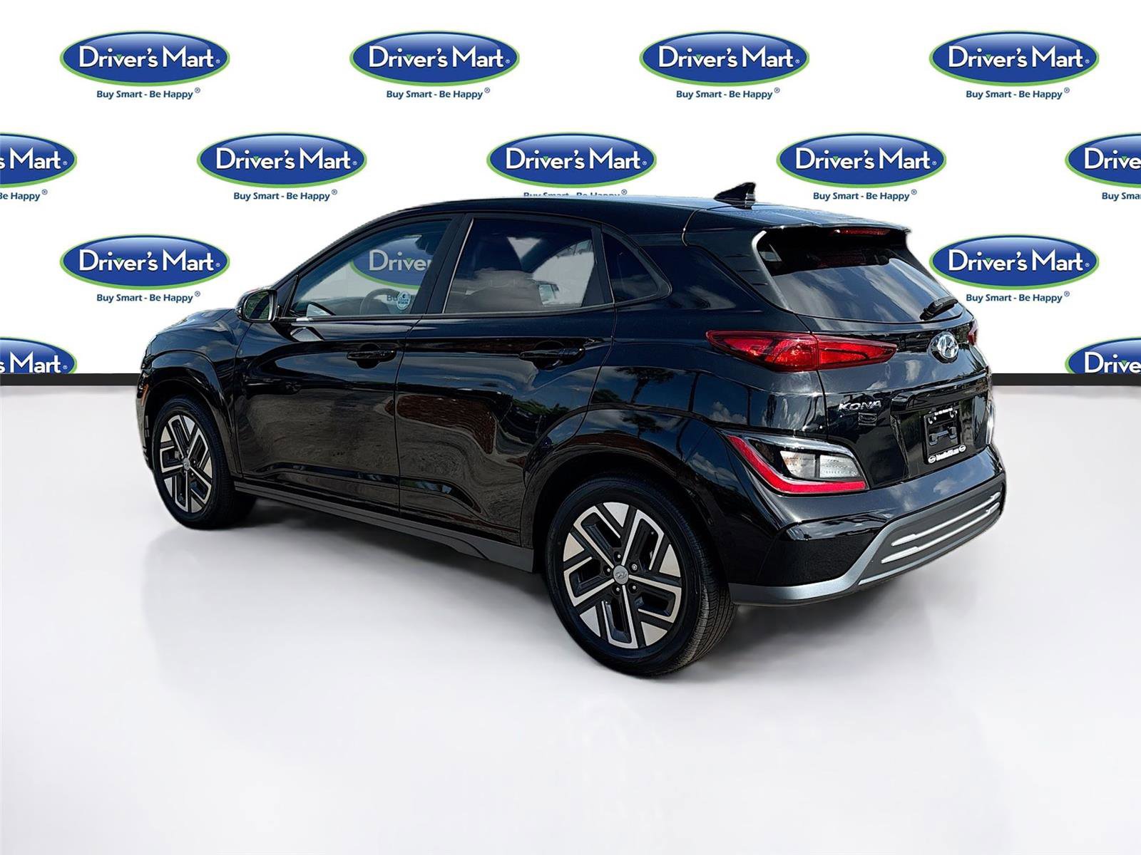 Used 2023 Hyundai Kona SE image 5