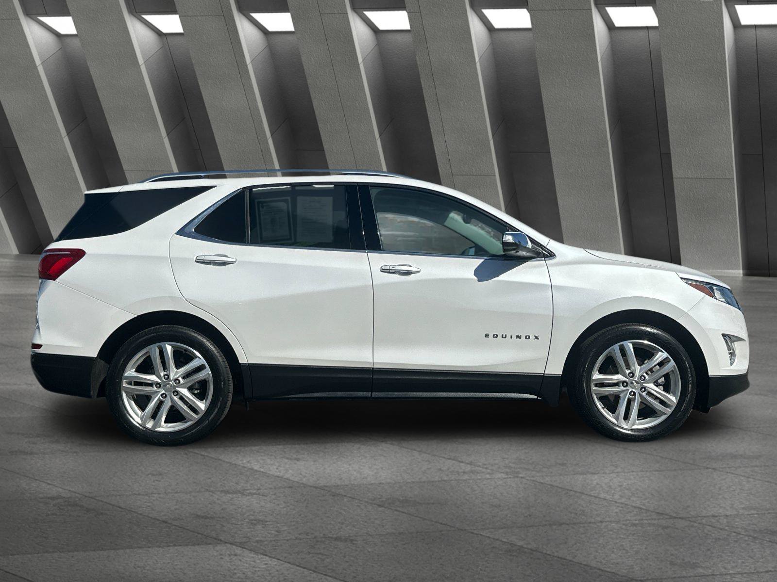 Used 2020 Chevrolet Equinox Premier FWD image 3