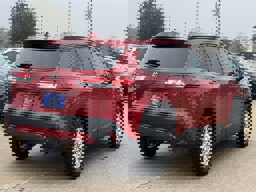Used 2023 Toyota Corolla Cross LE image 5