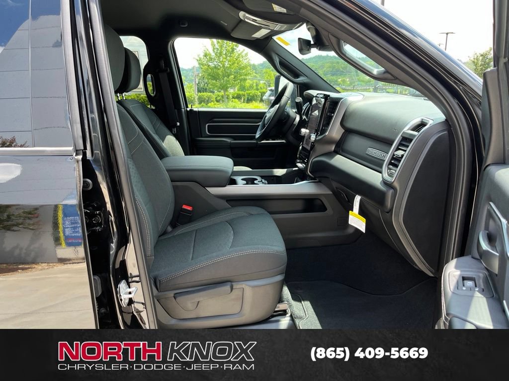 New 2026 RAM 3500 Big Horn AWD/4WD image 27