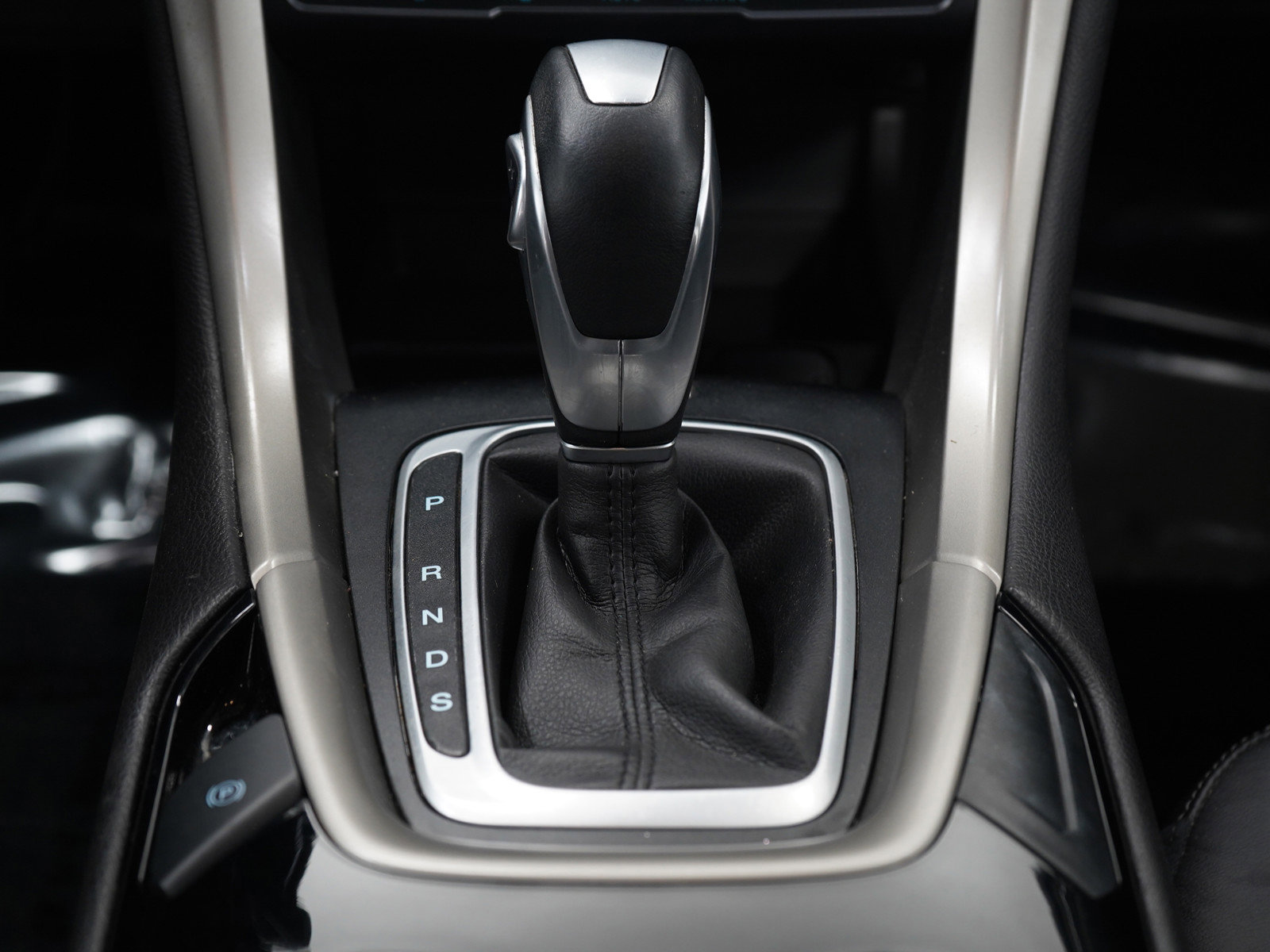 Used 2015 Ford Fusion SE w/ Equipment Group 202A image 17