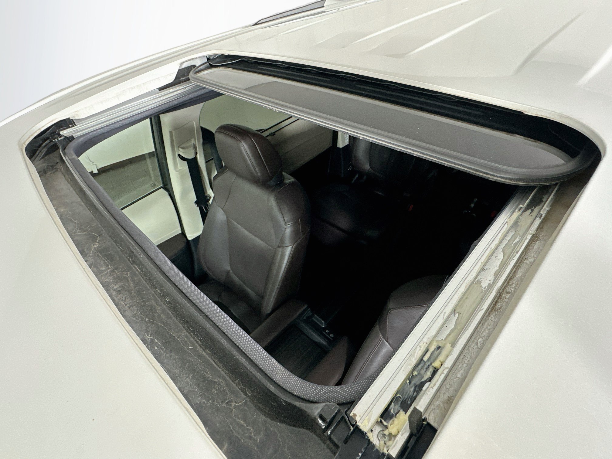 Used 2021 Toyota Sienna Platinum FWD image 21