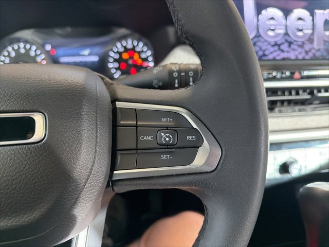 Used 2024 Jeep Compass Latitude w/ Sun and Sound Group image 23