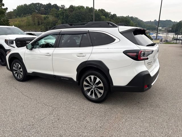 Used 2023 Subaru Outback Limited AWD/4WD image 3