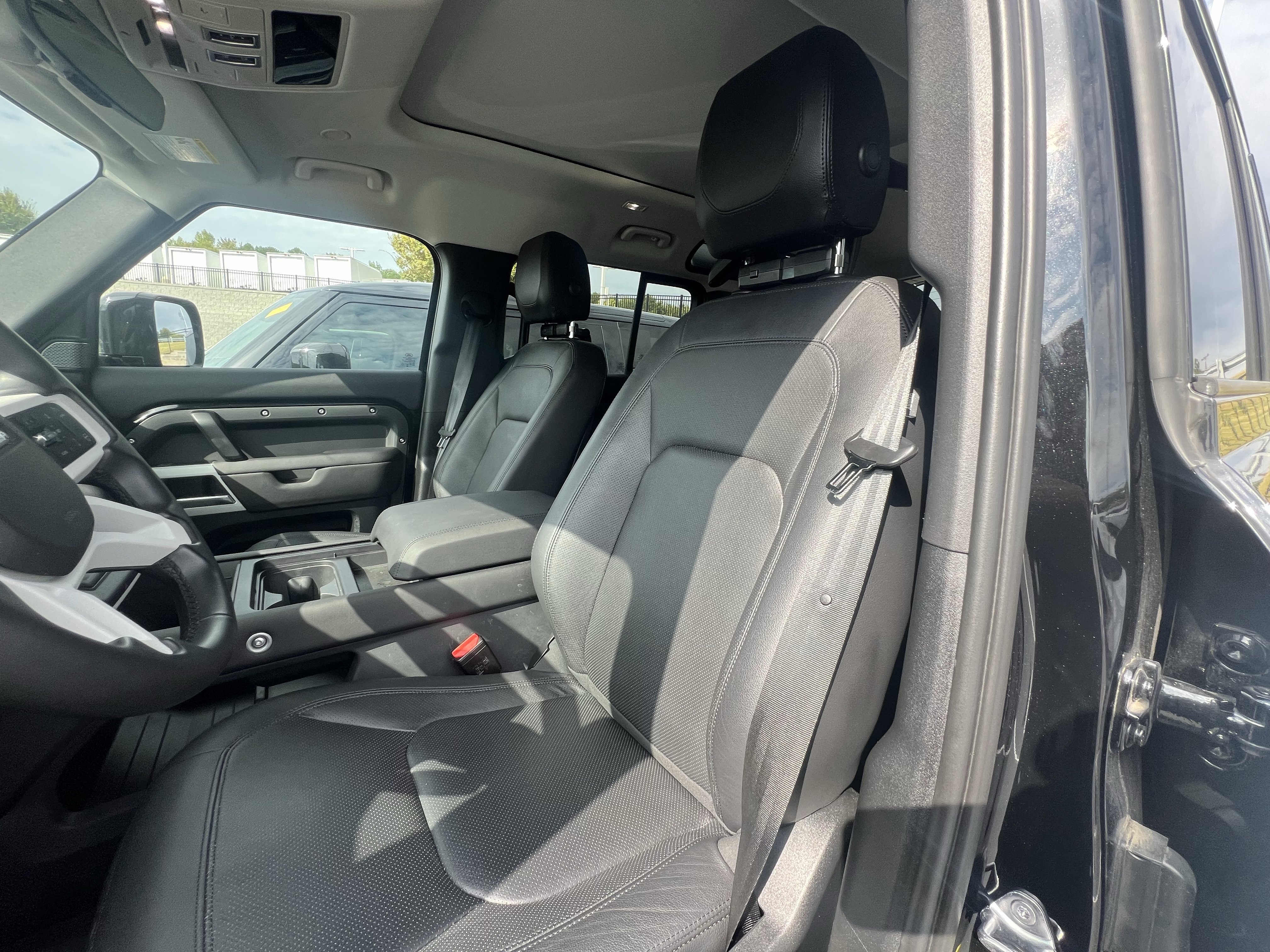 Used 2024 Land Rover Defender 110 S image 15