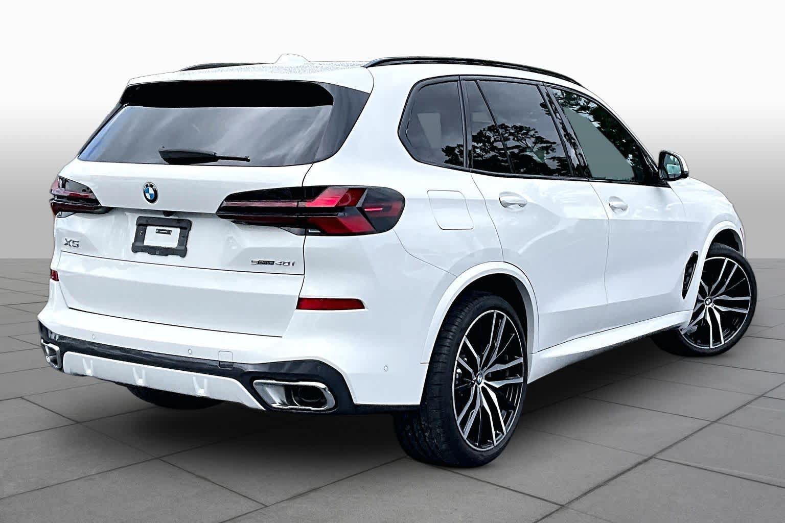 Used 2025 BMW X5 sDrive40i w/ M Sport Package RWD image 13