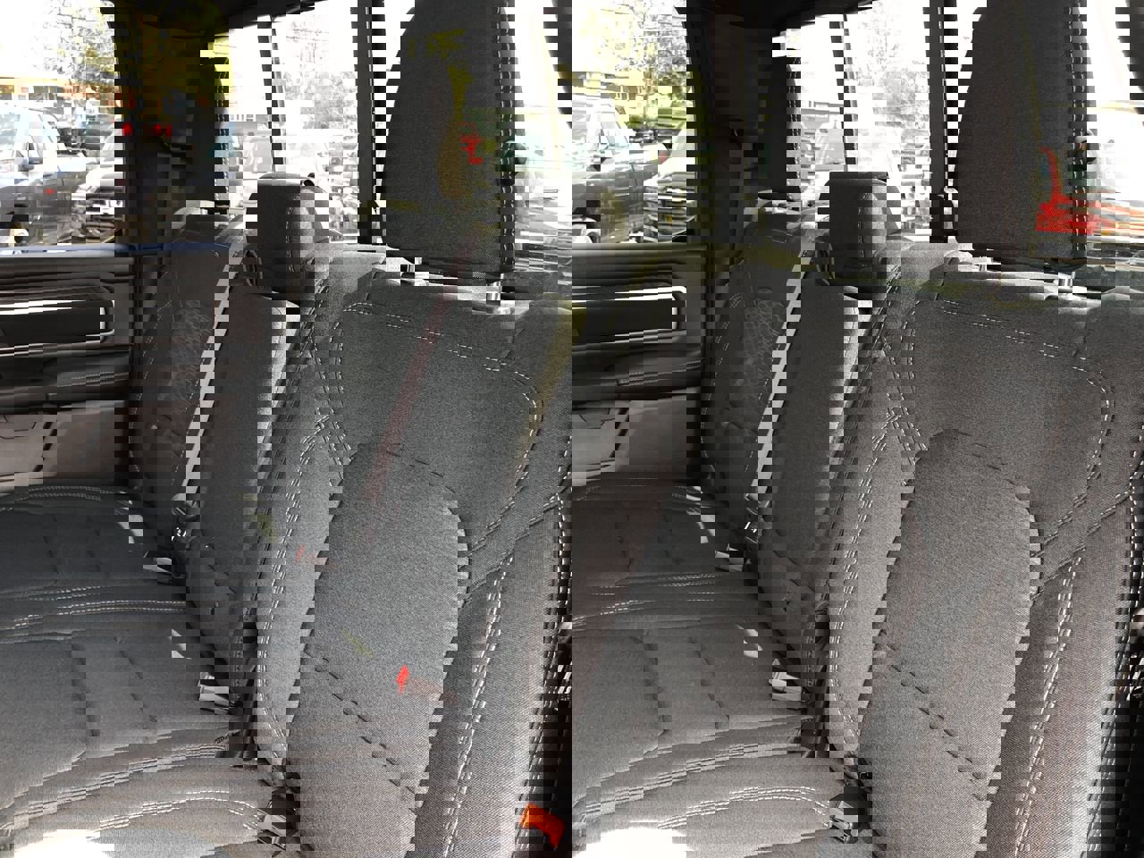 New 2026 RAM 1500 4x4 Crew Cab image 19