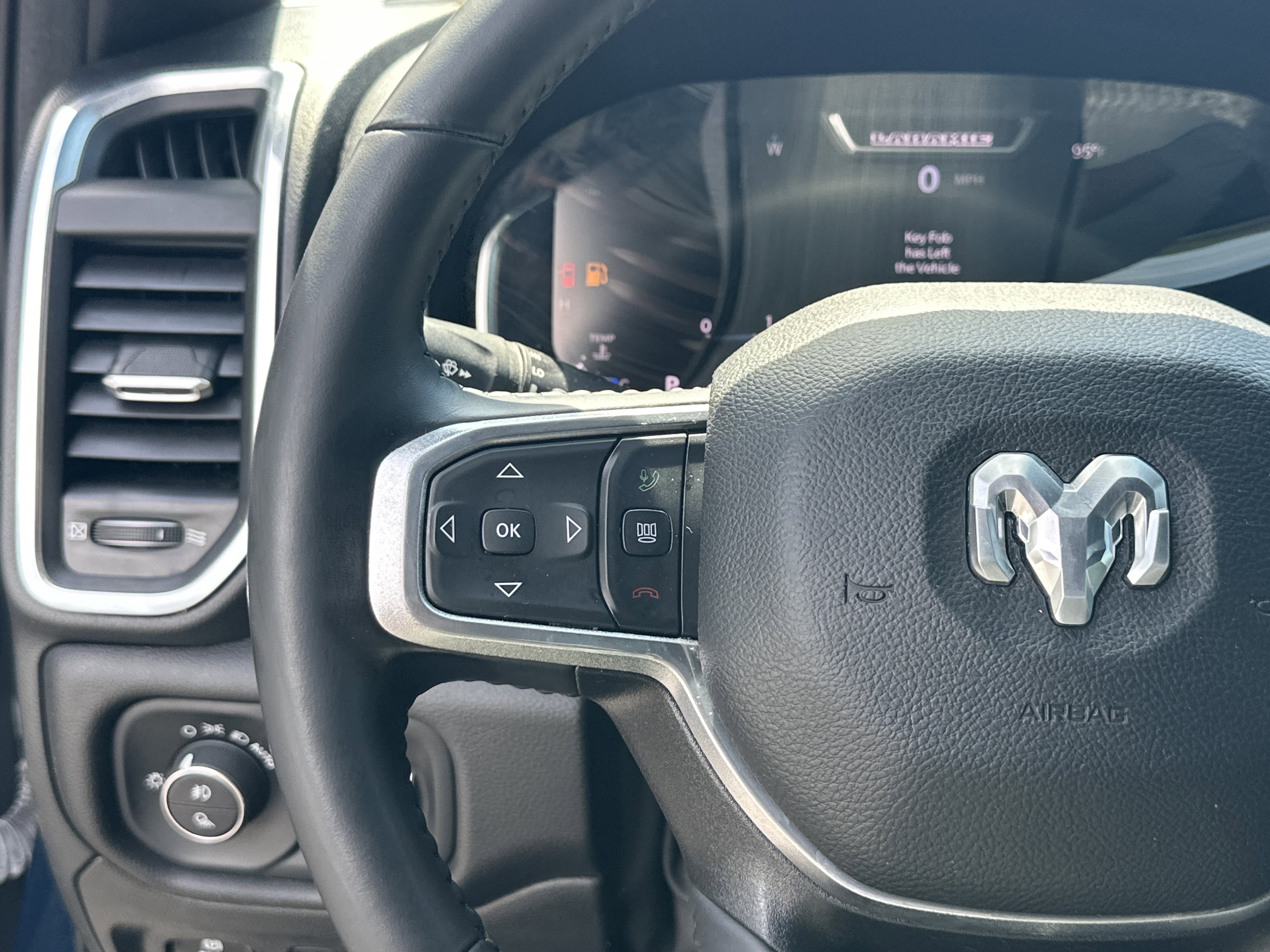 Used 2023 RAM 1500 Laramie AWD/4WD image 28