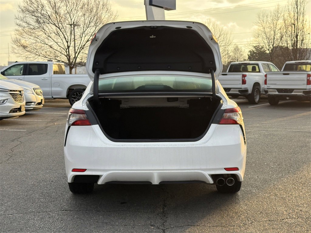 Used 2022 Toyota Camry SE image 21
