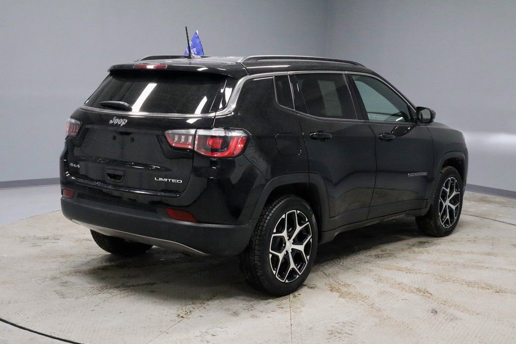 Used 2024 Jeep Compass Limited image 10