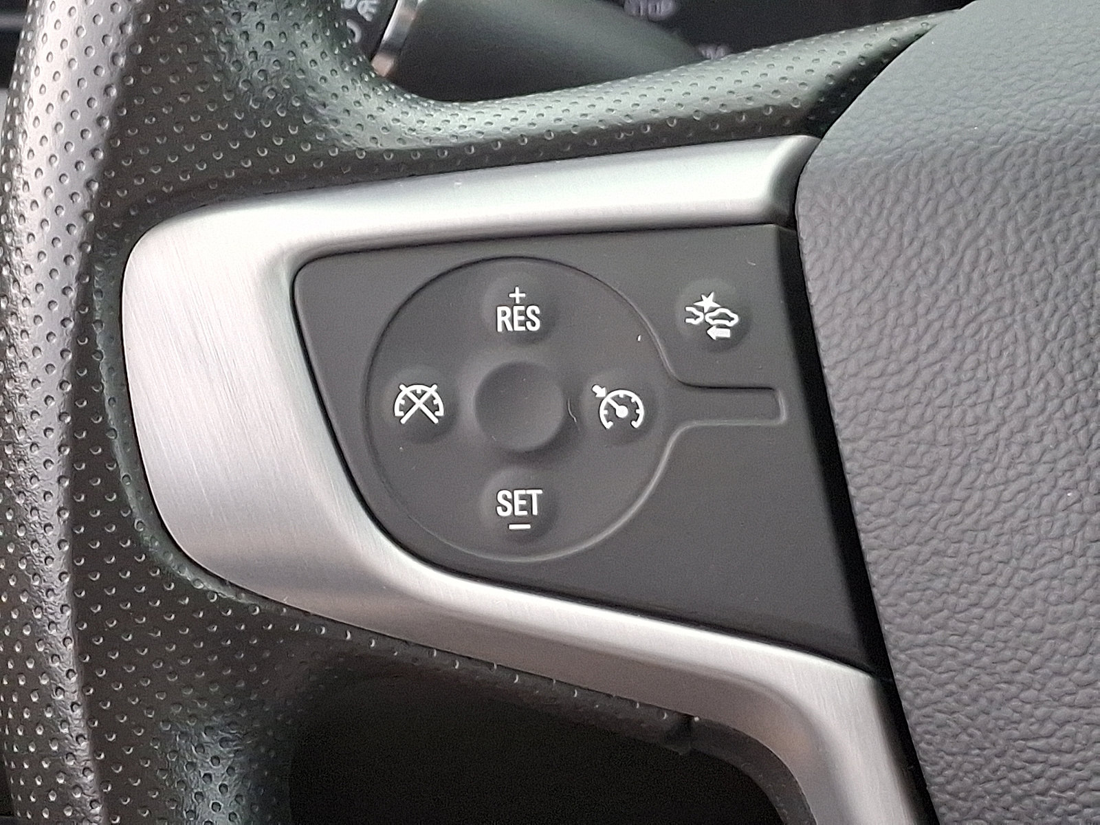 Used 2023 GMC Acadia SLE image 22