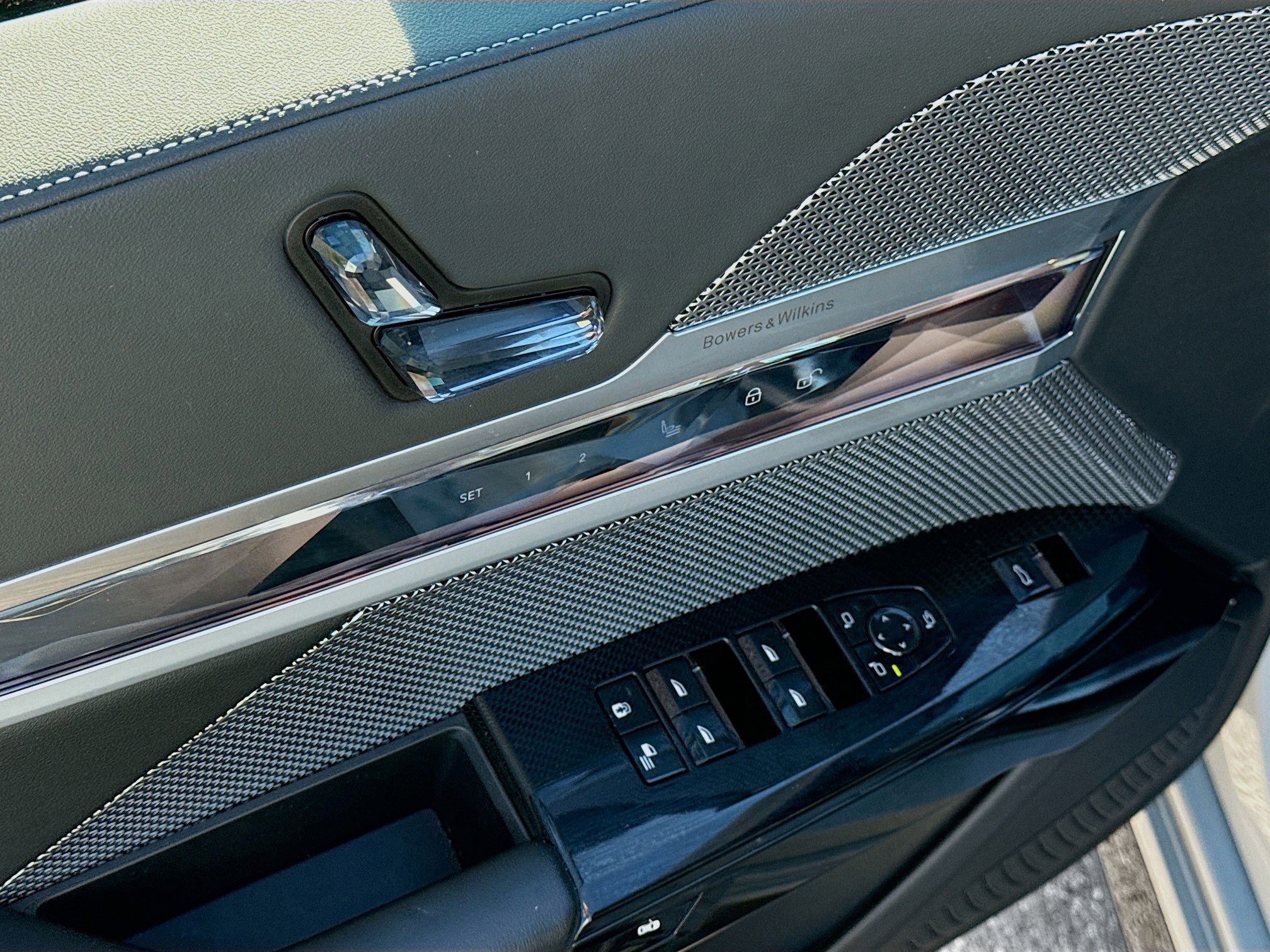 Used 2023 BMW 760i xDrive w/ Executive Package image 23