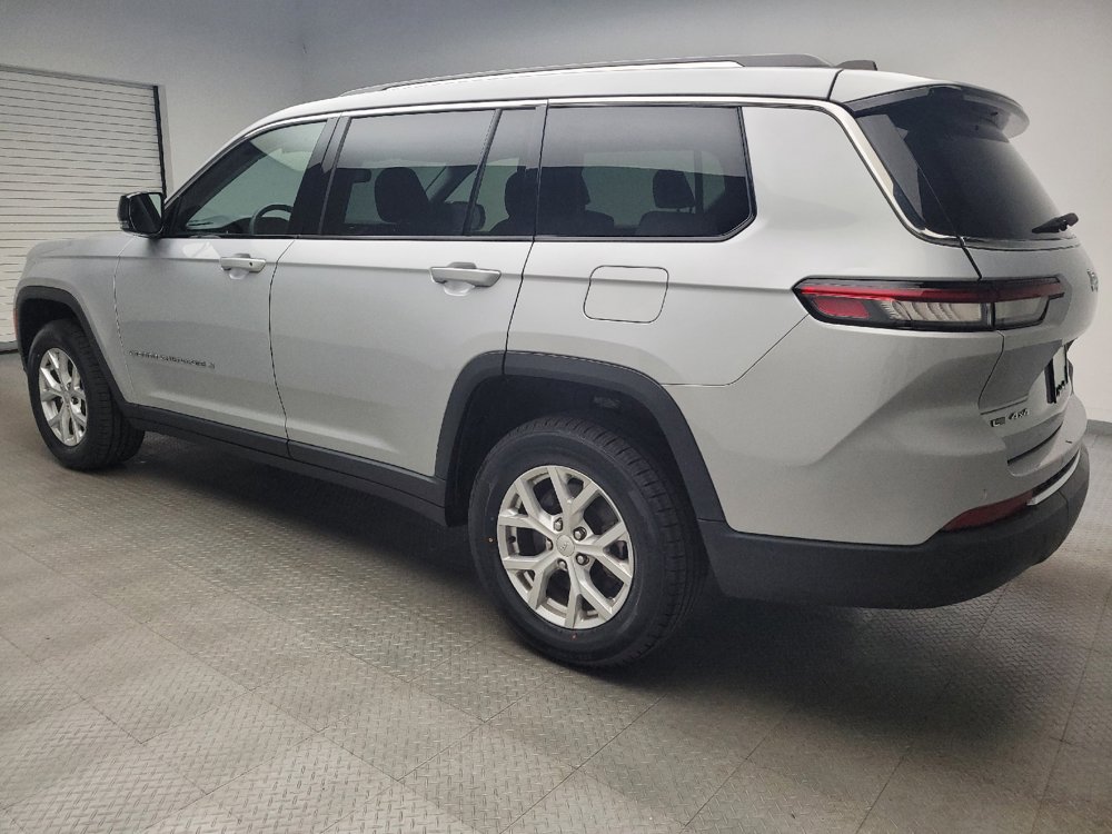 Used 2023 Jeep Grand Cherokee L Limited AWD/4WD image 3