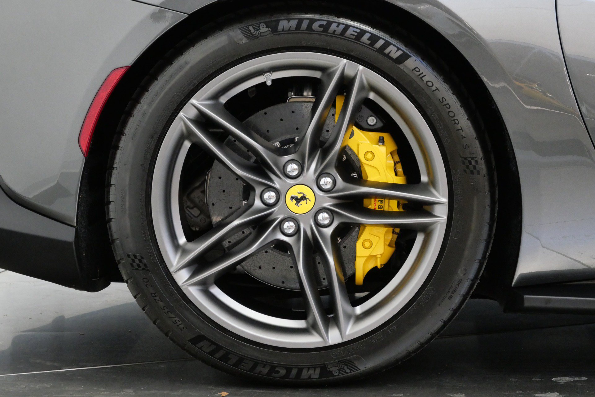 Used 2021 Ferrari 812 GTS RWD image 38