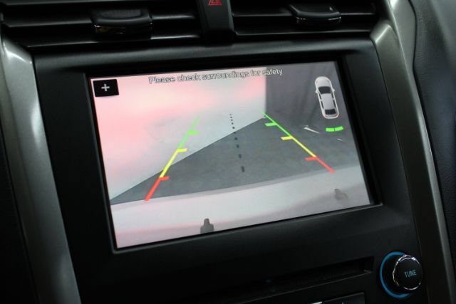 Used 2018 Ford Fusion SE FWD image 18