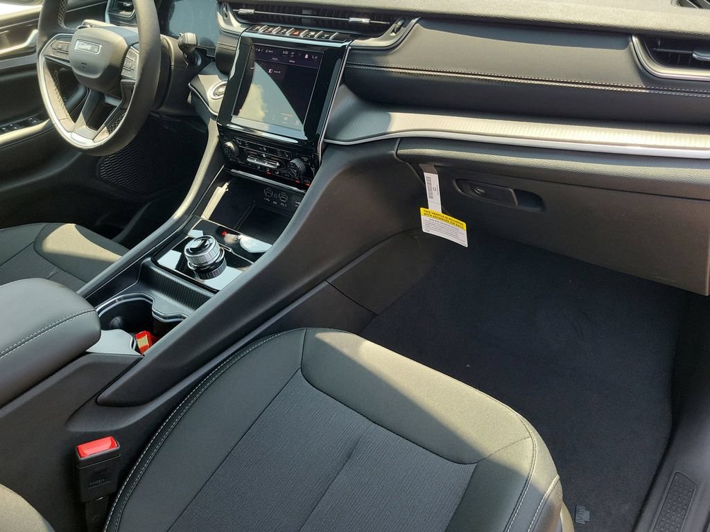 New 2026 Jeep Grand Cherokee Laredo X RWD image 34