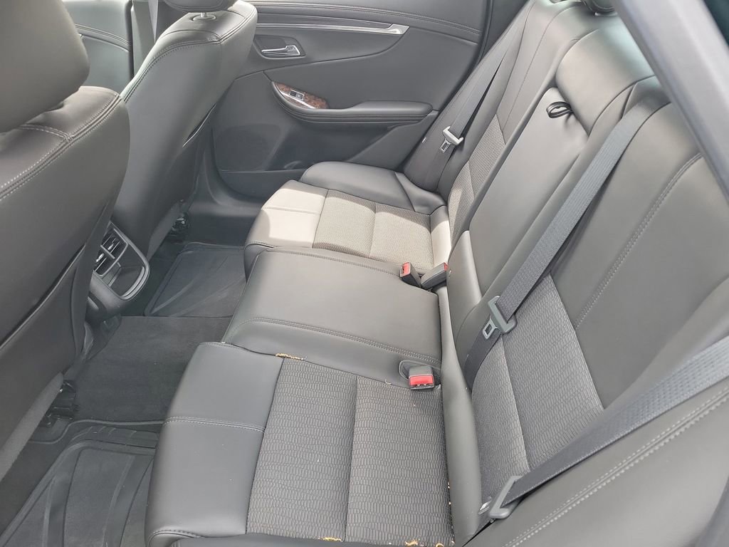 Used 2015 Chevrolet Impala LT w/ Convenience Package FWD image 15