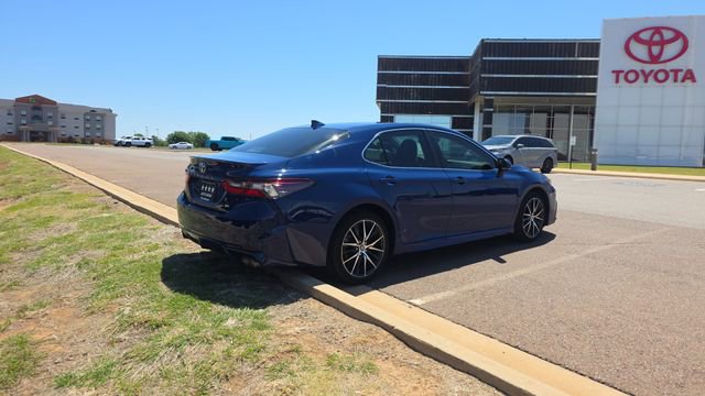 Used 2023 Toyota Camry SE FWD image 6