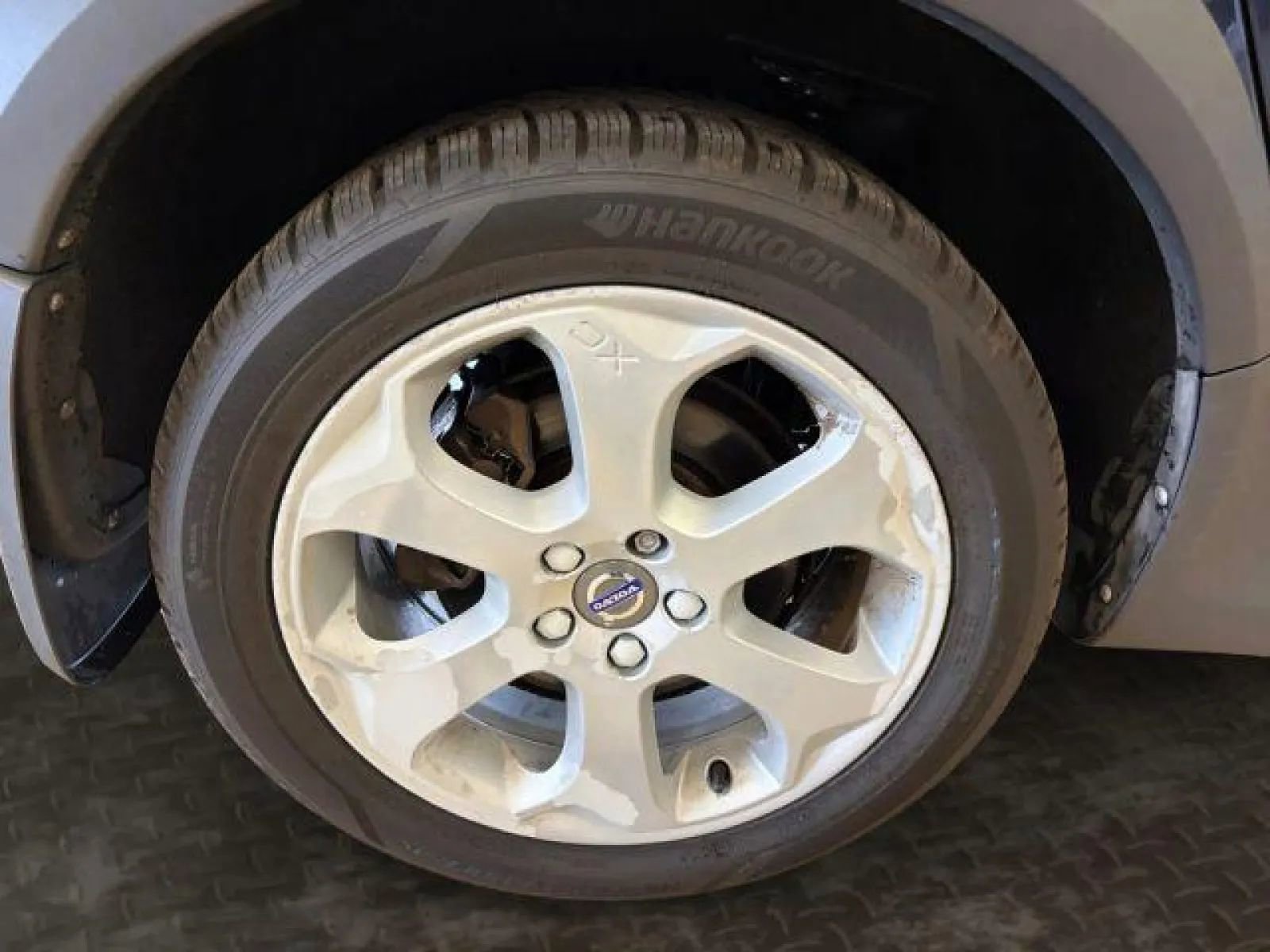 Used 2016 Volvo XC70 T5 Premier w/ Proximity Package image 37