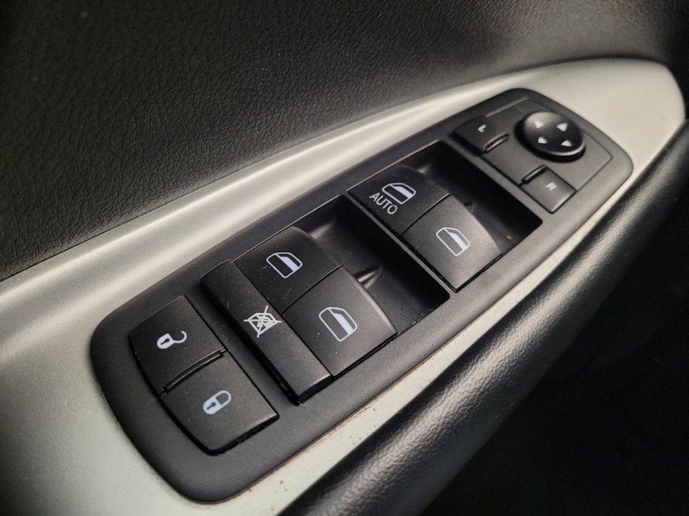 Used 2020 Dodge Journey SE w/ SE Popular Equipment Group FWD image 27