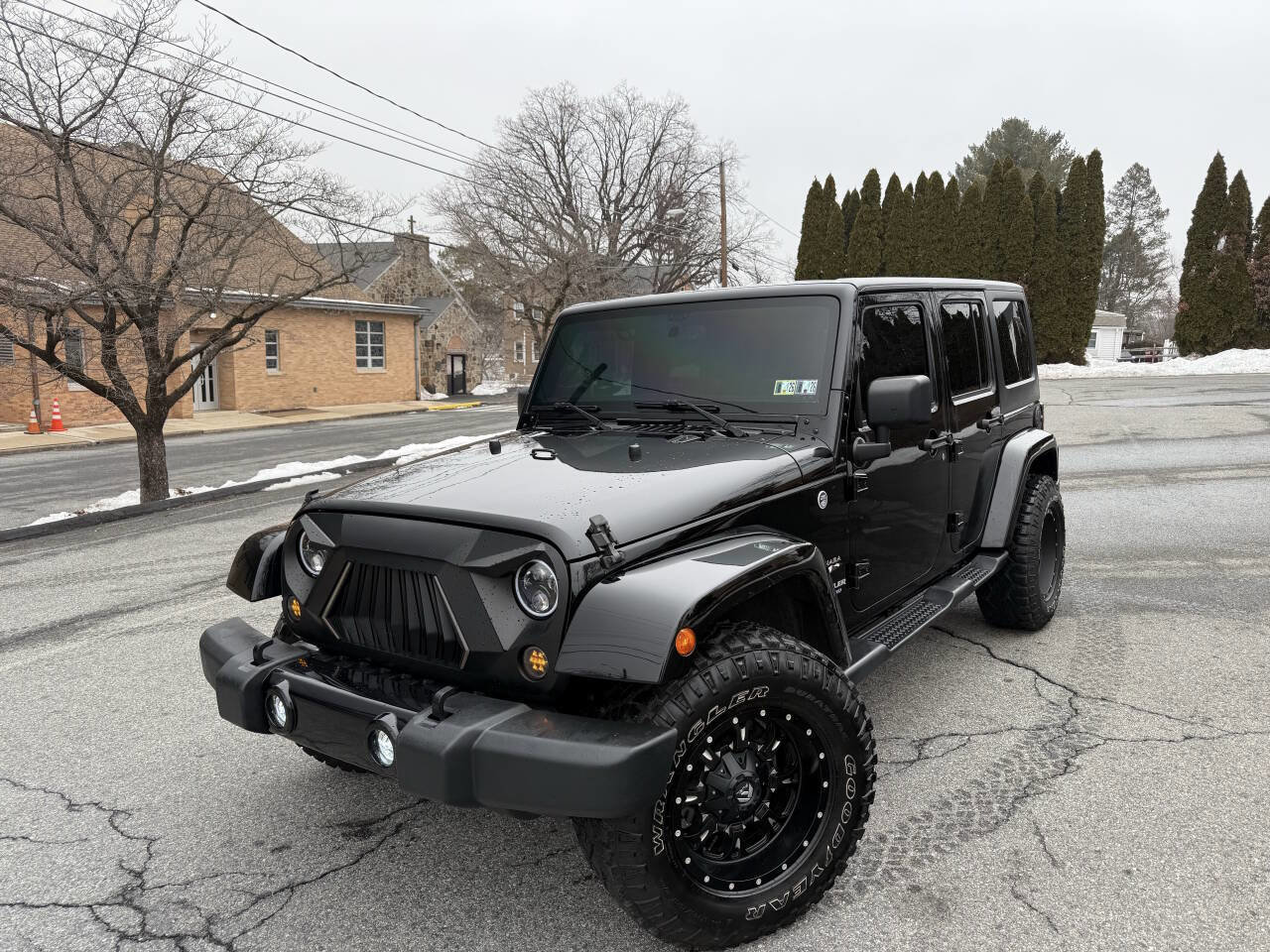 Used 2017 Jeep Wrangler Unlimited Sahara w/ Connectivity Group image 2