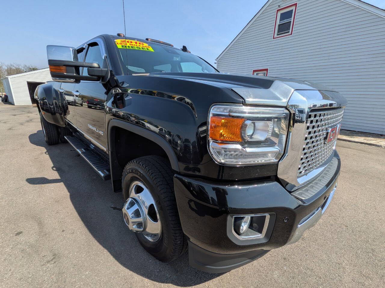Used 2016 GMC Sierra 3500 Denali image 6