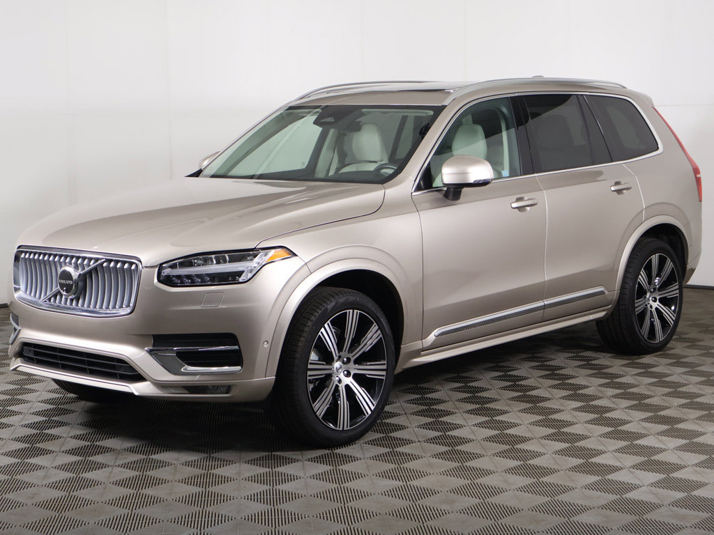 Used 2024 Volvo XC90 B5 Plus AWD/4WD image 13