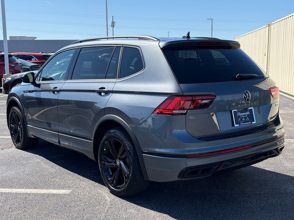 Used 2024 Volkswagen Tiguan SE R-Line AWD/4WD image 8