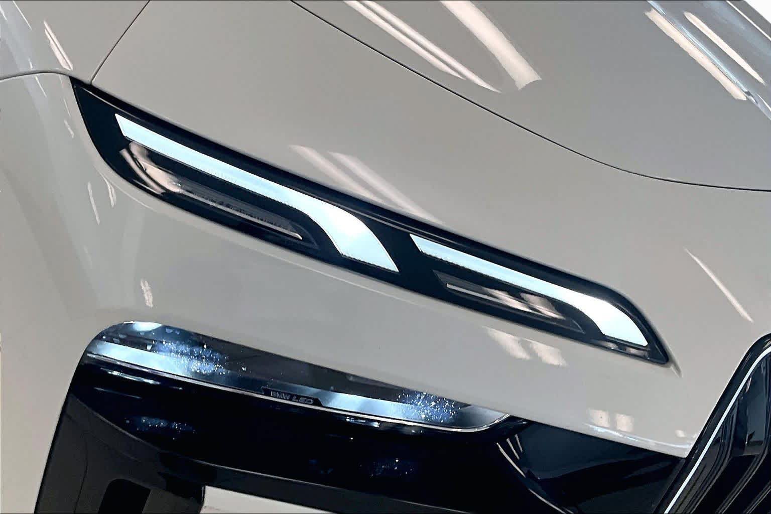 Used 2025 BMW i7 xDrive60 AWD/4WD image 26