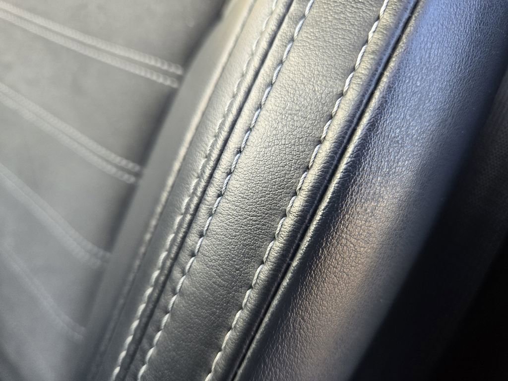 Used 2024 Mitsubishi Outlander SE image 16