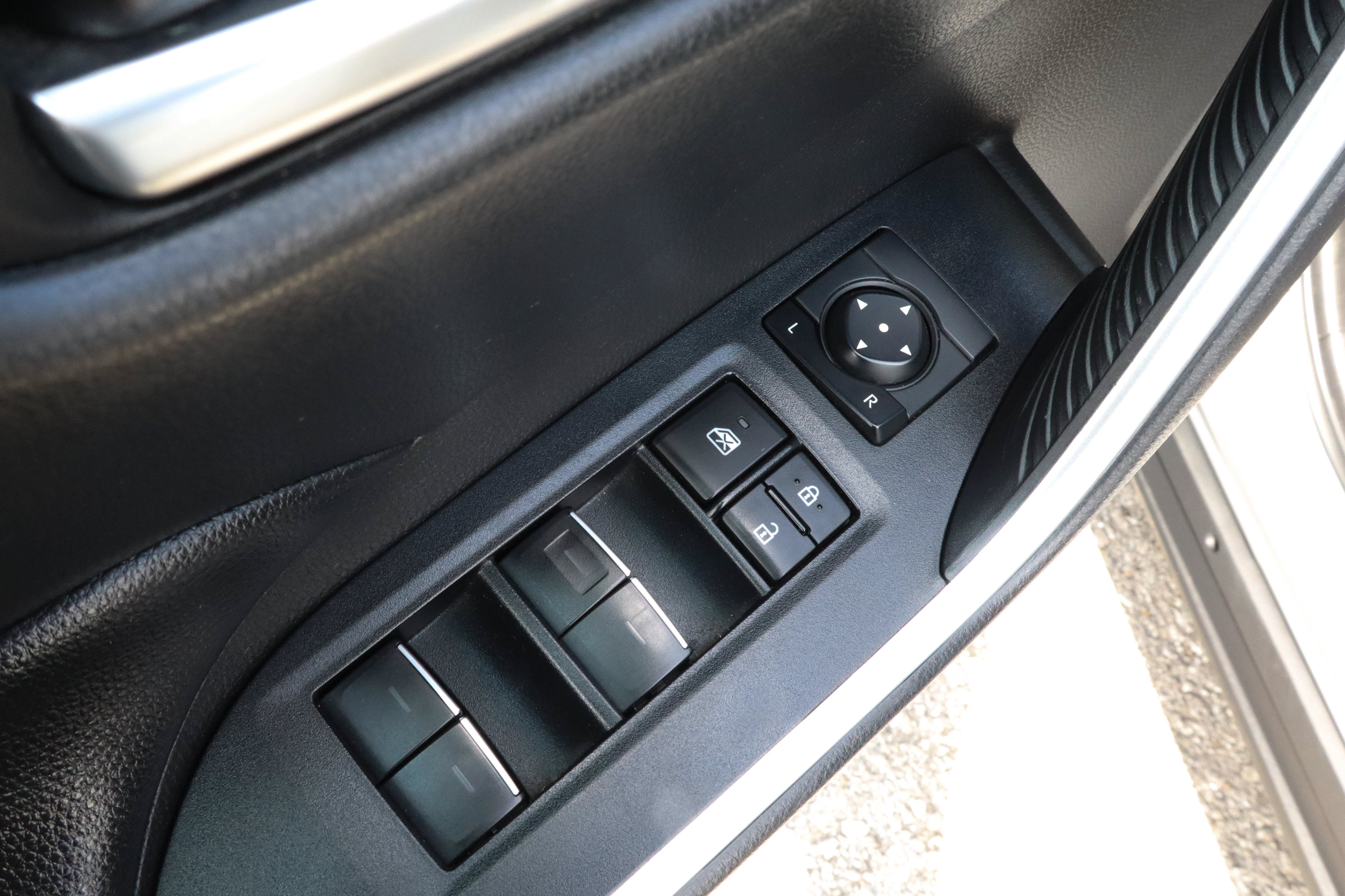 Used 2024 Toyota RAV4 XLE FWD image 14