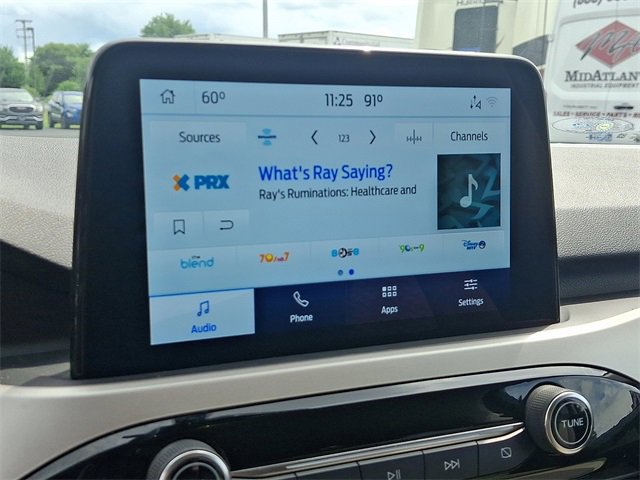 Used 2022 Ford Escape SE w/ Cold Weather Package image 3