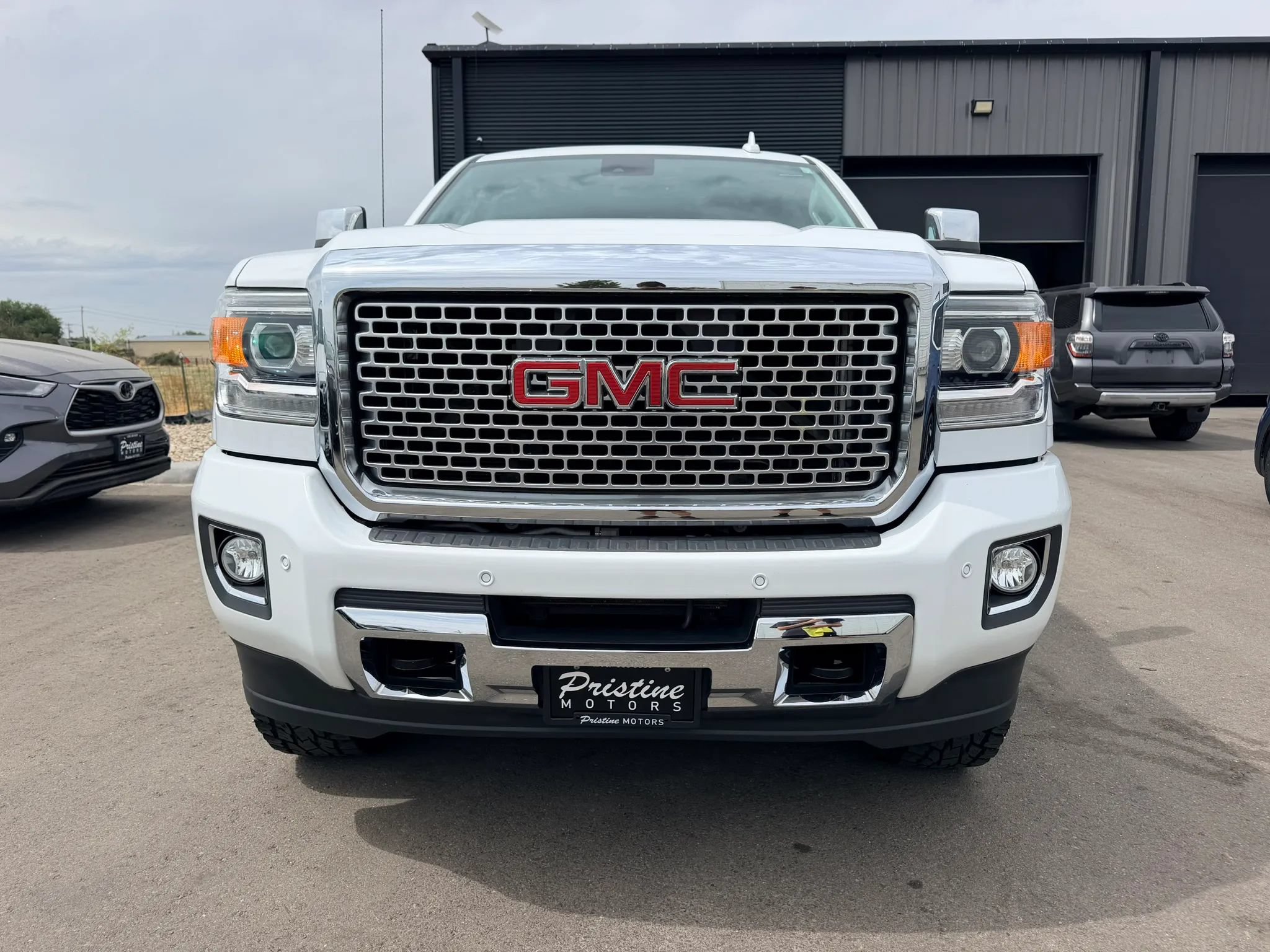 Used 2016 GMC Sierra 3500 Denali w/ Duramax Plus Package AWD/4WD image 2