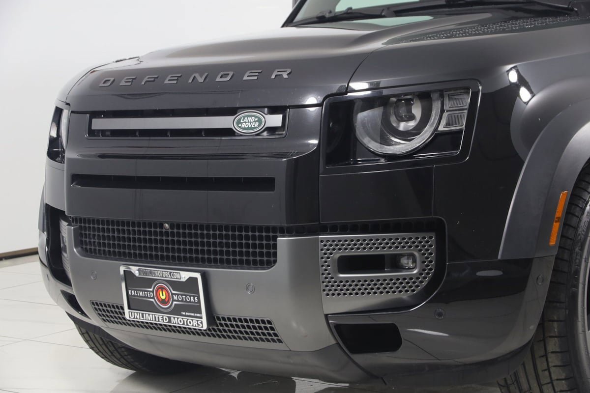 Used 2023 Land Rover Defender 110 V8 AWD/4WD image 52