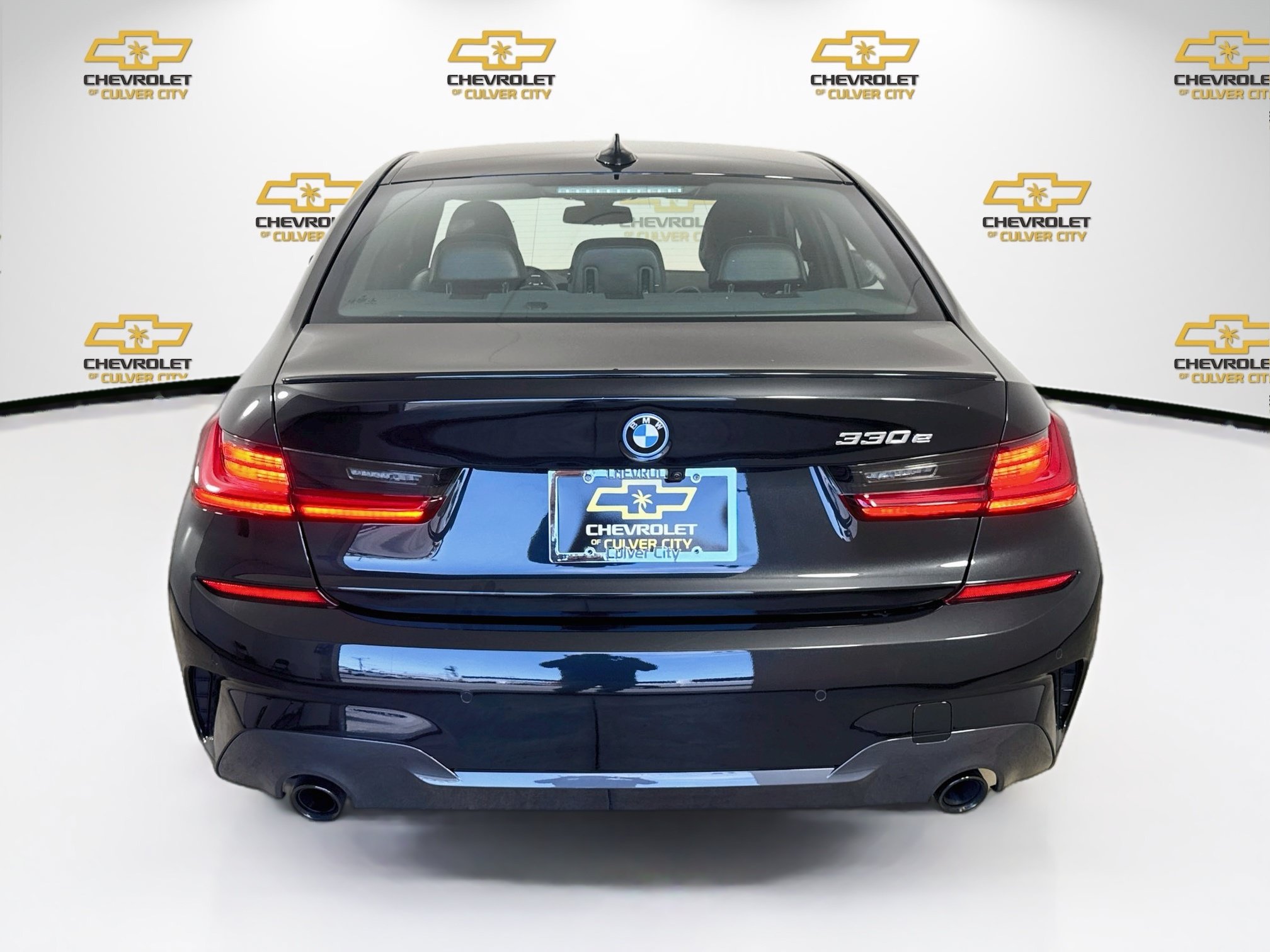 Used 2022 BMW 330e w/ M Sport Package RWD image 7