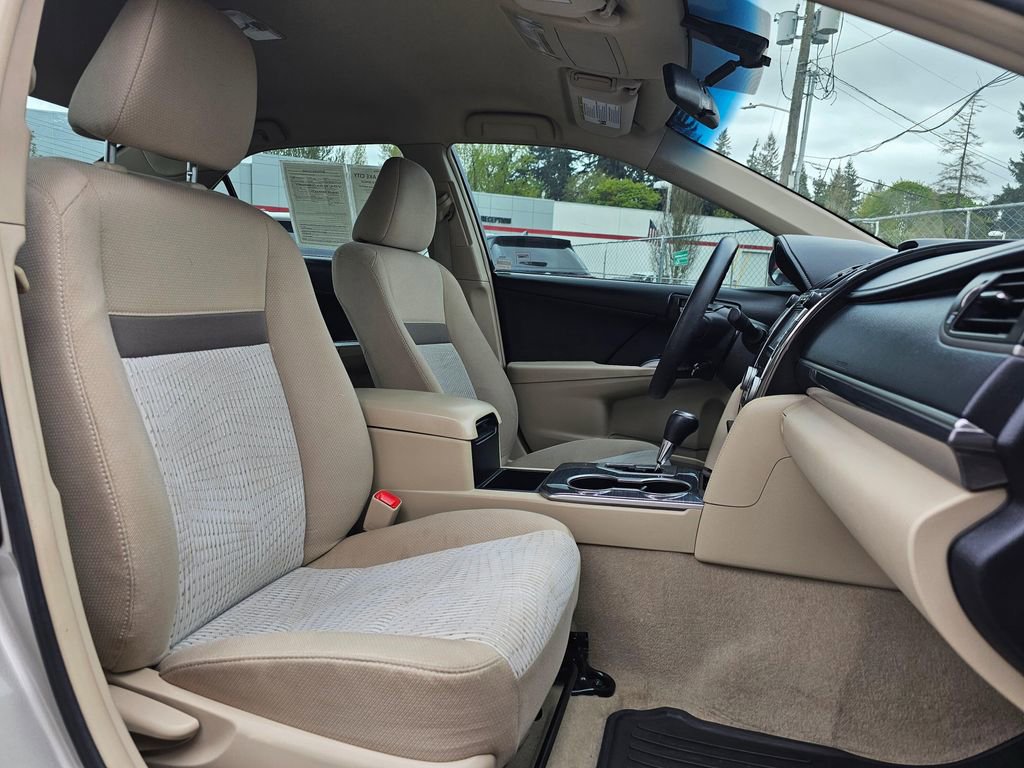Used 2014 Toyota Camry LE FWD image 10