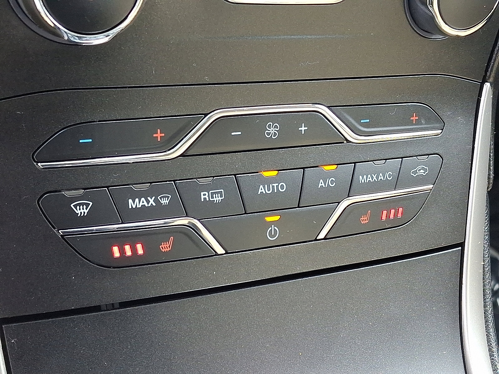 Used 2015 Ford Edge SEL w/ Equipment Group 201A FWD image 16