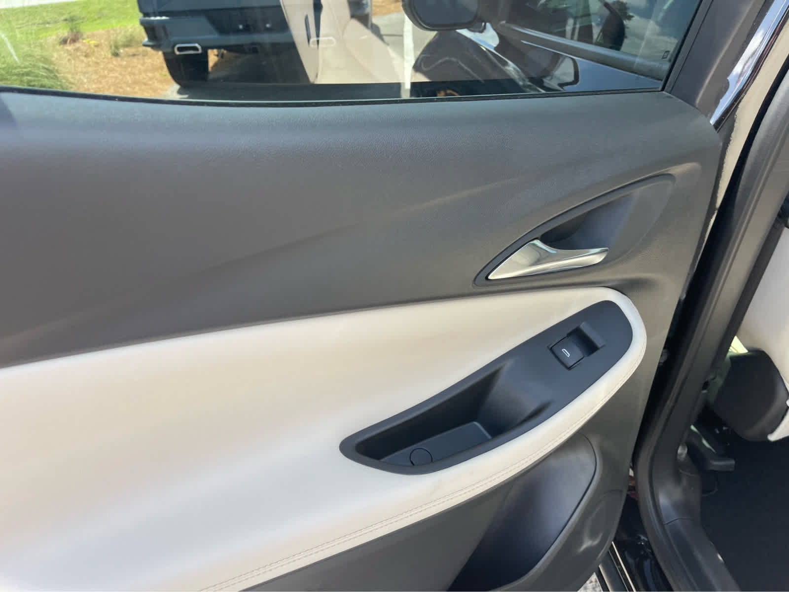 Used 2025 Buick Encore GX Avenir w/ Avenir Technology Package FWD image 20