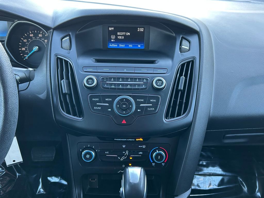 Used 2015 Ford Focus SE image 24