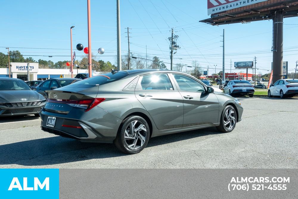 Used 2025 Hyundai Elantra Sport FWD image 6