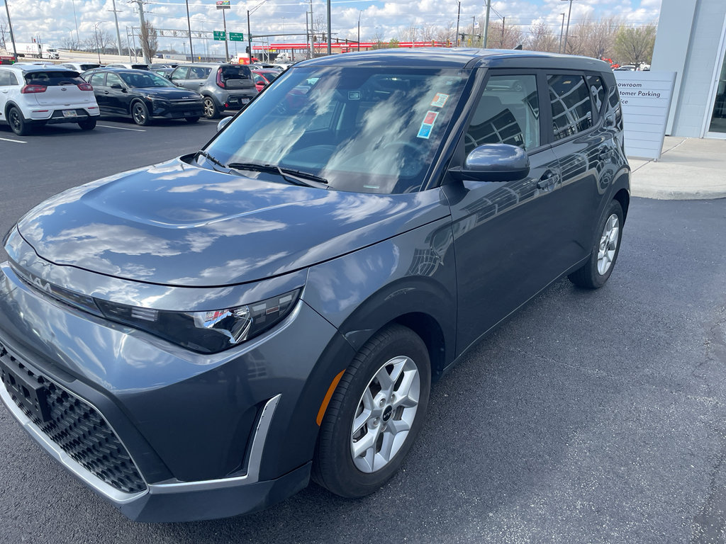 Used 2024 Kia Soul S FWD image 2