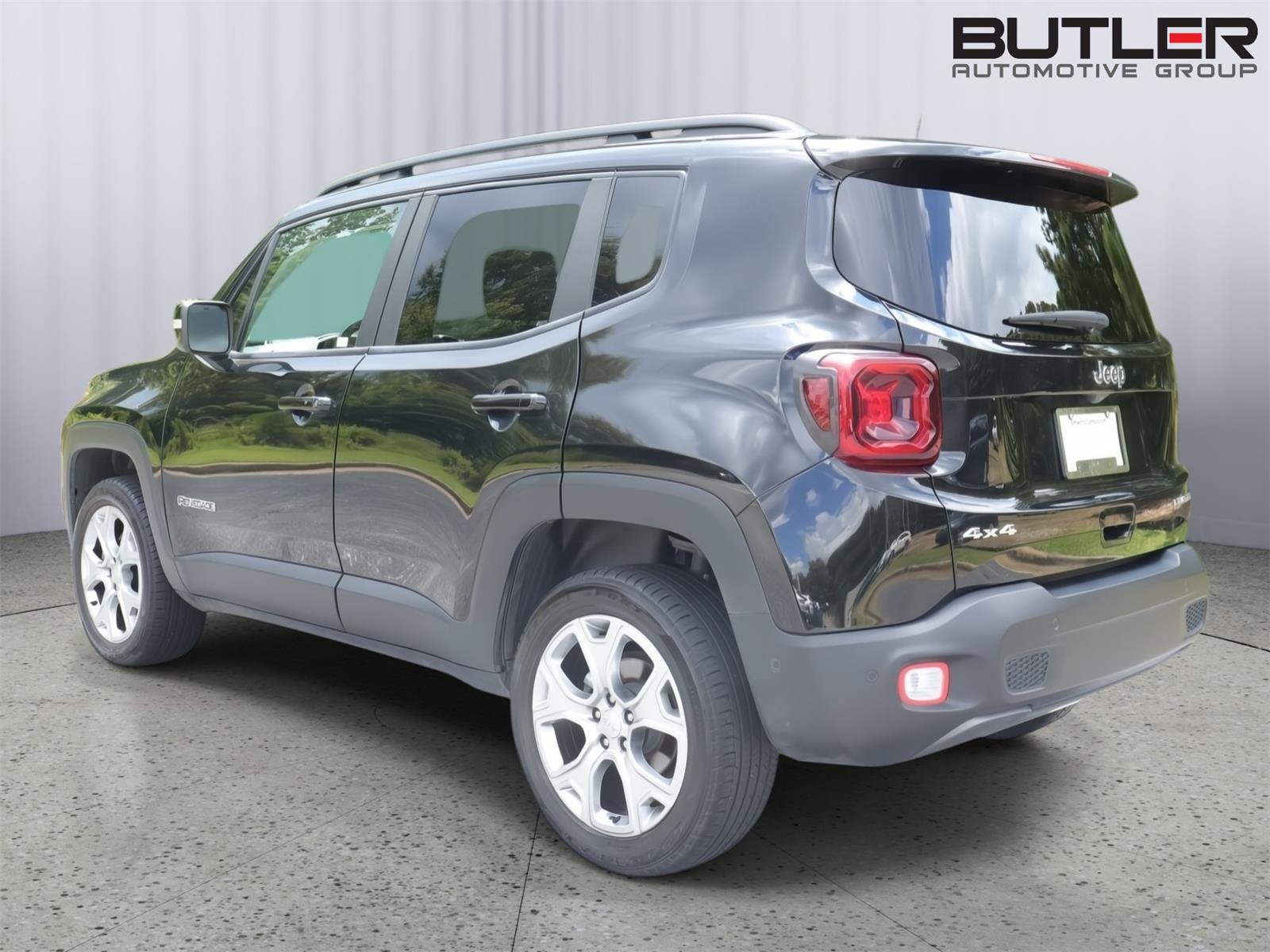 Used 2023 Jeep Renegade Limited w/ Sun/Sound Group AWD/4WD image 4